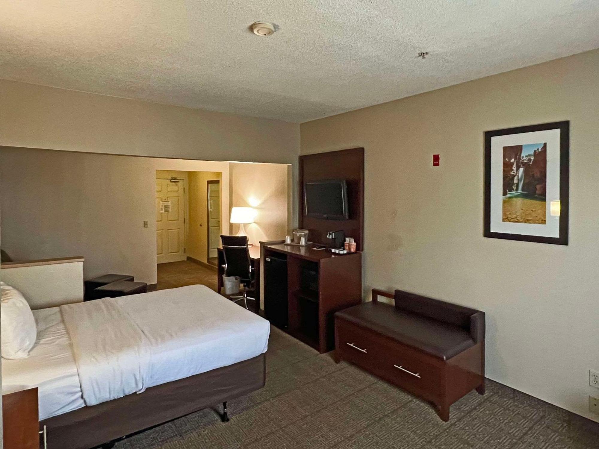 Comfort Suites Peoria Sports Complex מראה חיצוני תמונה